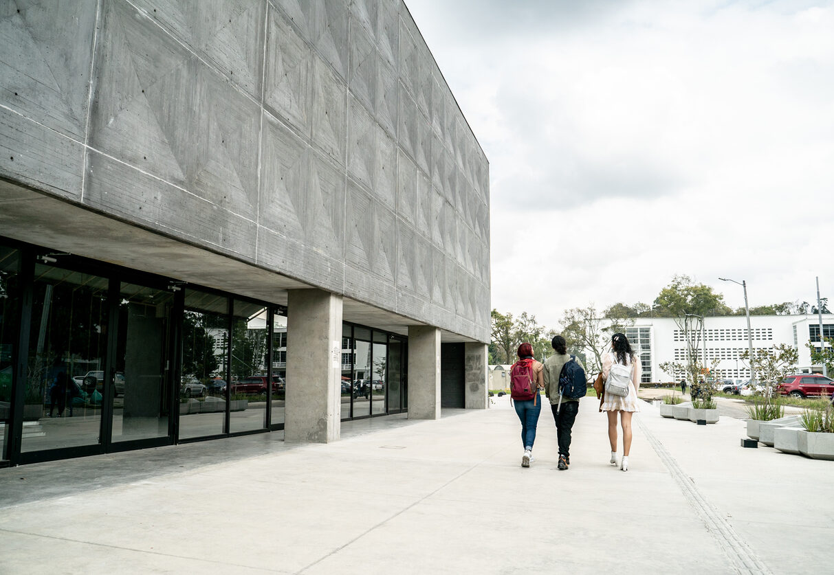 Sujuva opintopolku toiselta asteelta ammattikorkeakouluun