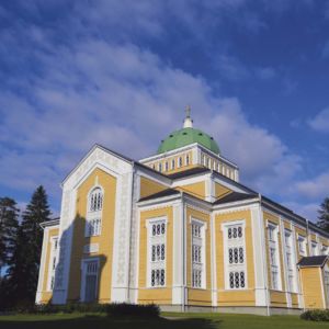 Kerimäen kirkko on maailman suurin puukirkko. Tilaa kirkossa on noin 4000–5000 hengelle. Arkkitehti A. F. Granstedtin suunnittelema ja Axel Magnus ja Theodor Tolpon urakoima kirkko on valmistunut vuonna 1847. Kerimäen kirkko on yksi tiekirkot.fi -sivuston kirkoista. Kerimäen kirkko